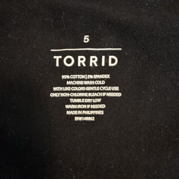NEW TORRID | sleeveless top shirt black zip up 5 5X 28 - Picture 3 of 4